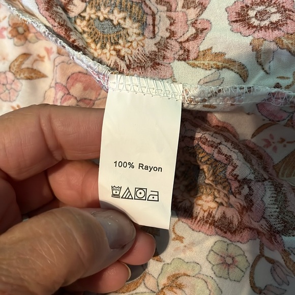 Pretty Garden floral wrap maxi. - Picture 12 of 13